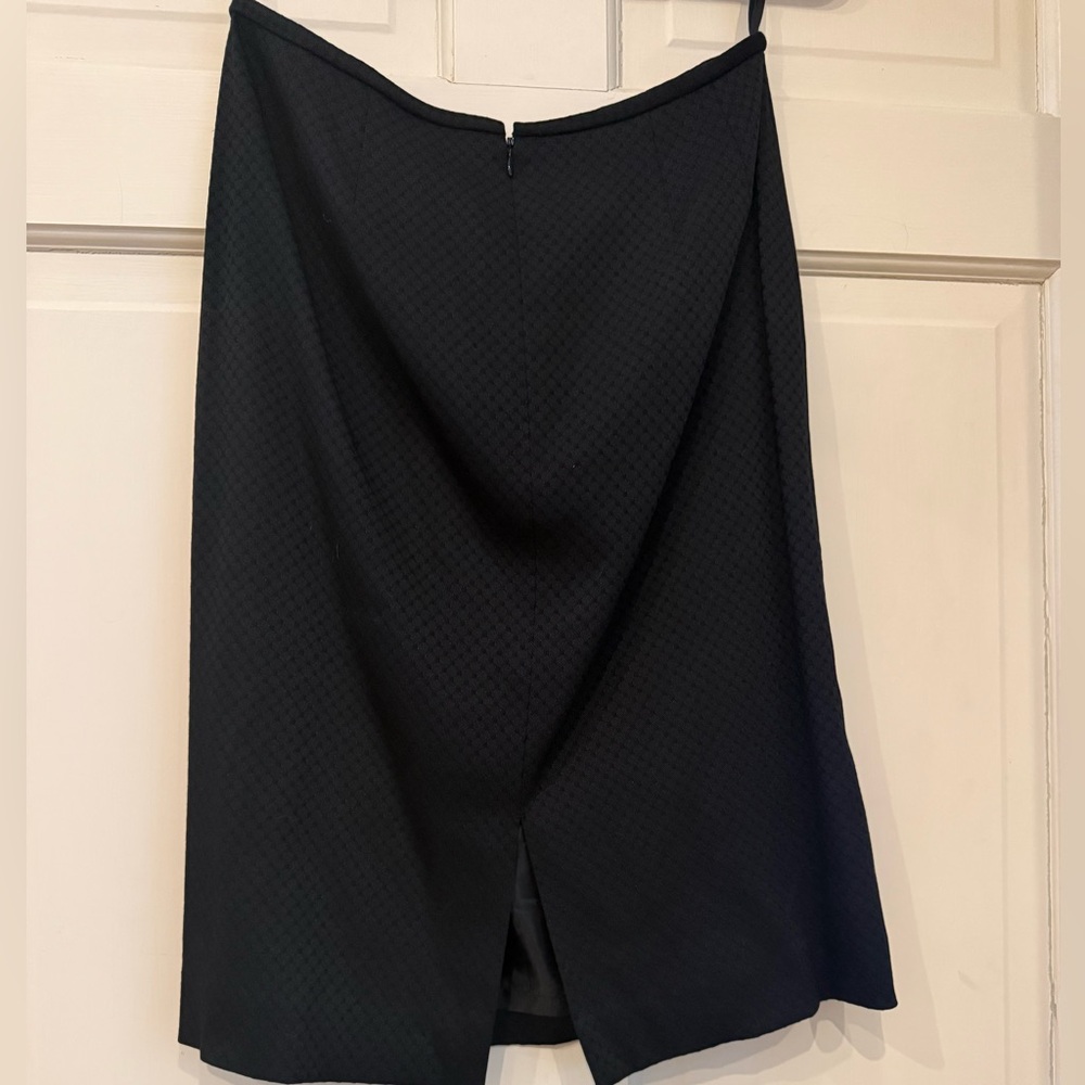 Tahari Arthur S. Levine 2 piece Black Suit - Picture 6 of 8